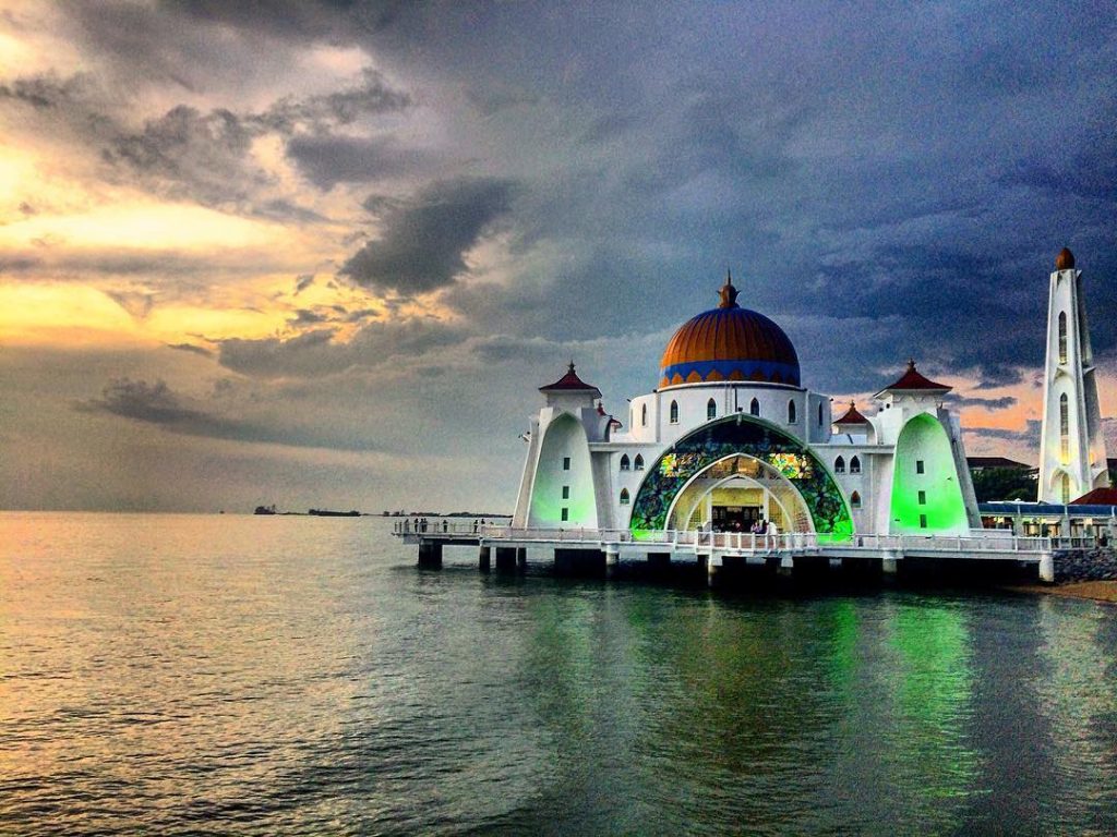 Think I got bitten by that mosque-ito bug – The beautifully historic town of&hellip;