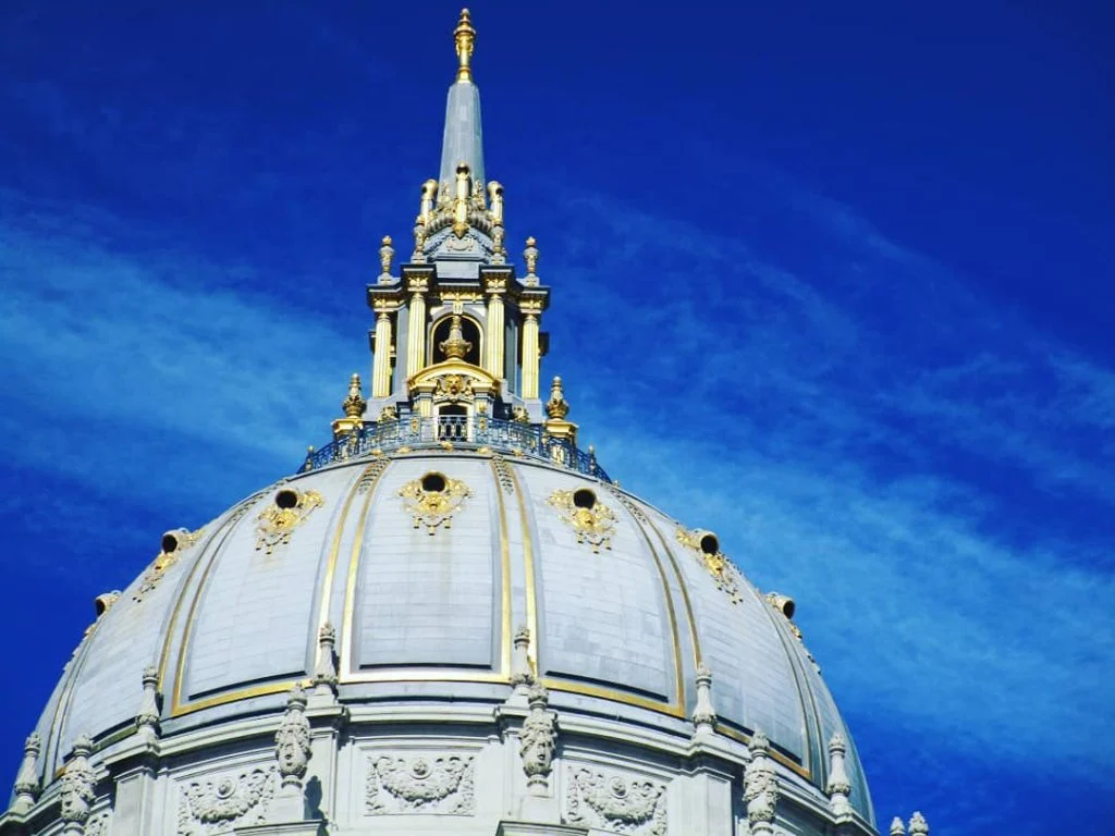 Stunning top of City Hall ️???????? . #cityhall #sanfrancisco #california #westcoast #america #americantrip #bnesimppl&hellip;