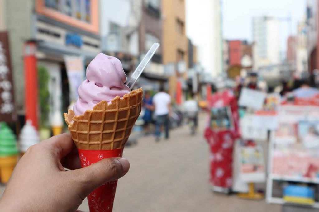My ice cream melted fast due to the hot summer weather in Tokyo. #throwback…