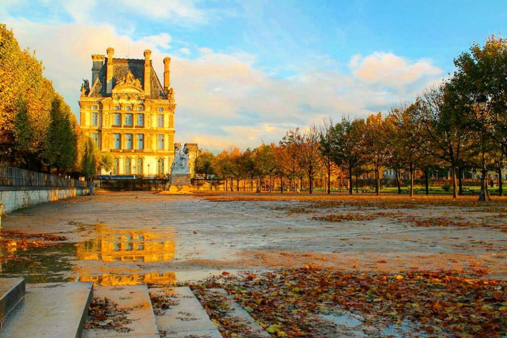 • JBo’s View___________________________________________________ • #bnesimppl #love #autumn #beauty #priceless #iger #france #paris #postcardsfromtheworld #fromtheworld&hellip;