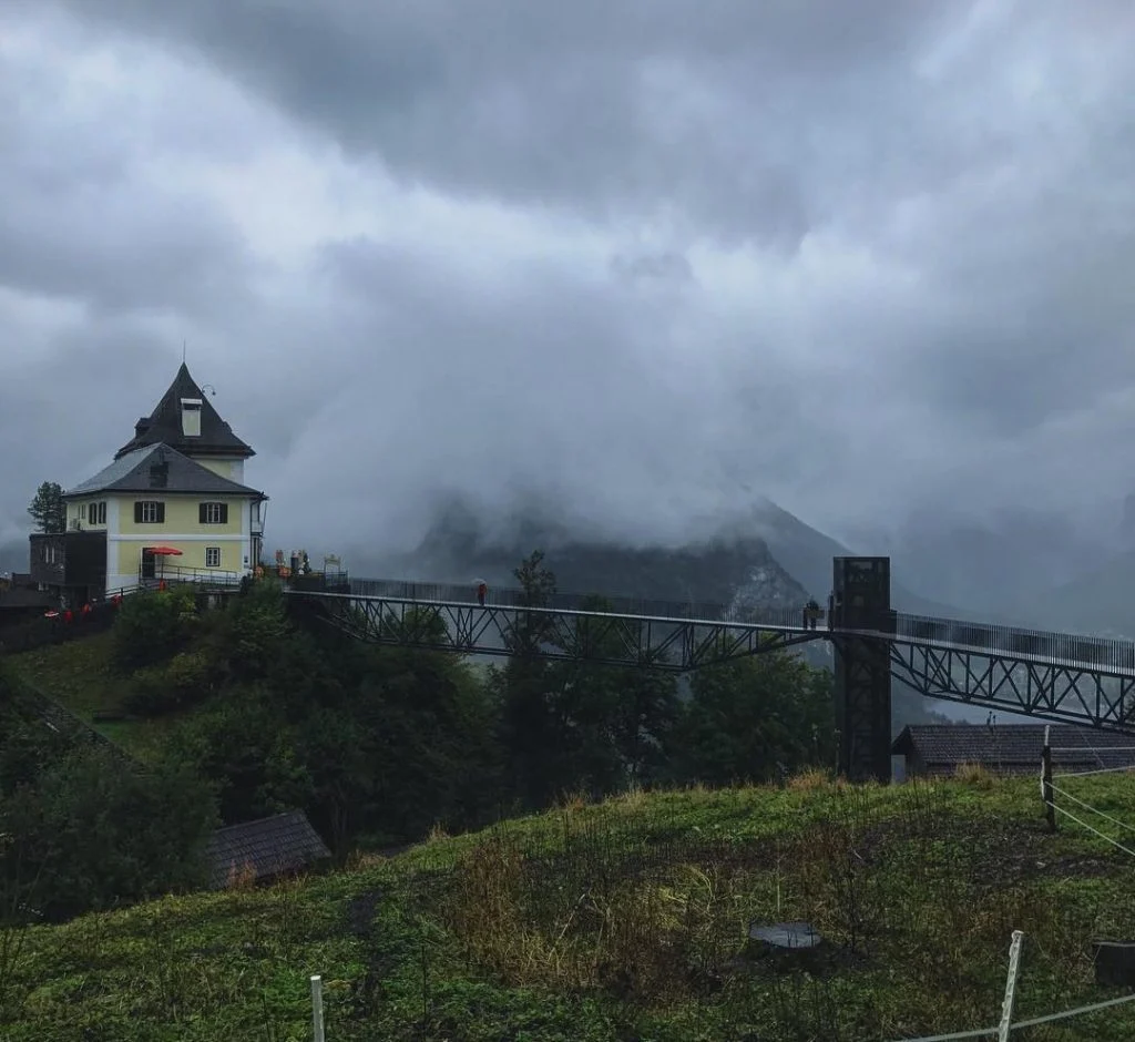 #hallstatt #overtheclouds #rainydays #bnesimppl