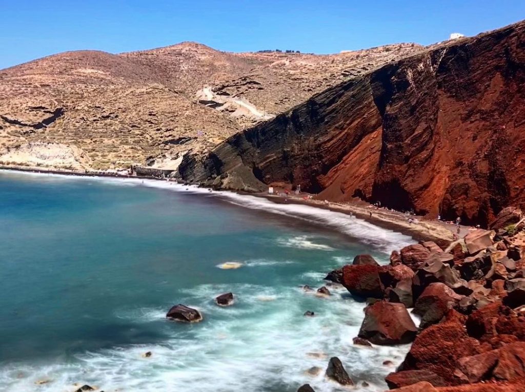 #theredbeach #greece #travelholic #santorini #photography #vscocam #vsco #bucketlist #summer #beach #ikozosseg #bnesimppl