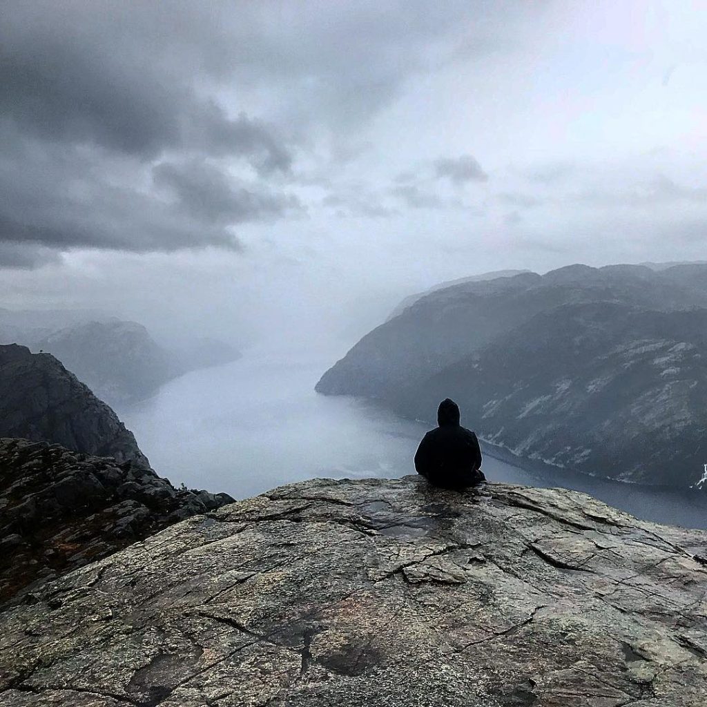 #preikestolen #norway???????? #pulpitrock #fjordnorway #hiking #chill #travel #autumn #travelholic #alone #photography #vscocam #vsco #ikozosseg&hellip;