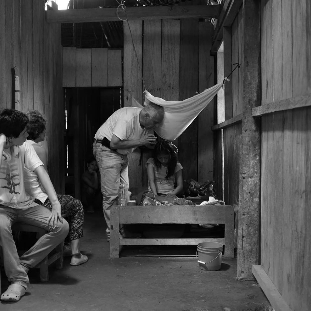 Curación en Yutupis #peru #amazonia #medicina #selva #advanture #bestphotobw #blackandwhite #bnw #blackandwhitephotography #portrait #portraitphotography&hellip;