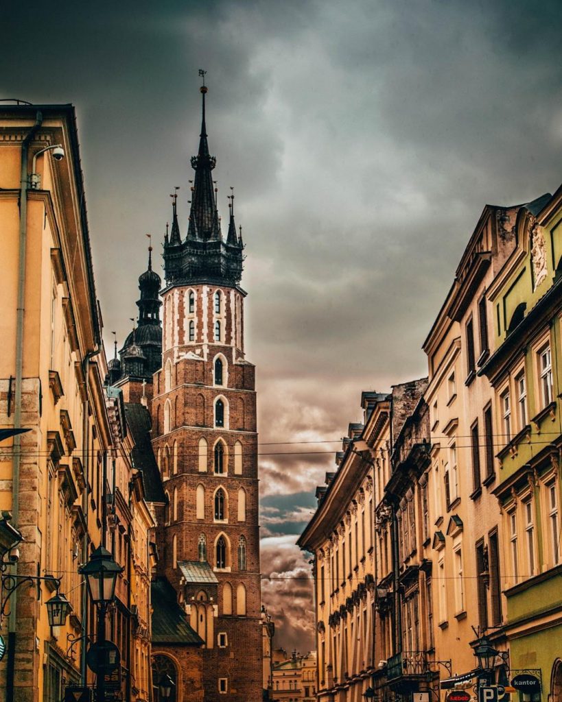 ???????? KRAKOW ???????? _____________________________________________ . . . #bnesimppl #krakow_gram #krakowplaces #igerskrakow #instakrakow #krakowoldtown #cracovia&hellip;