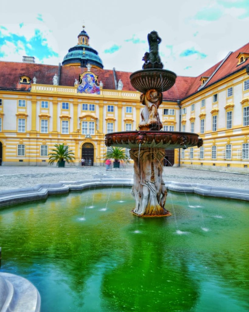 #instagood #photooftheday #خلي_السعاده_عاده #earth #wonderlust #lifestyle #lovely #fit #fitfam #travel #fitnessmotivation #travelblogger #vienna #positive&hellip;