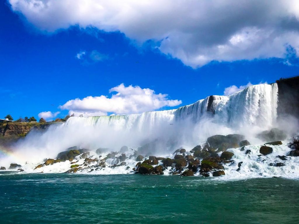 #waterfall #niagara #forceofnature #water #blue #sky #skyporn #waterporn #amazing #beautiful #nature #travel #travelblogger #travelholic&hellip;