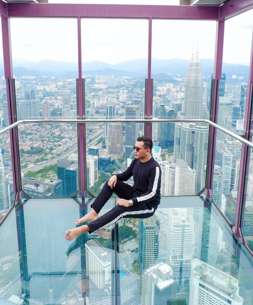 Beautiful view from sky deck at 421 meters above ground level ——————————————————- #happyholidays #wonderfullife&hellip;