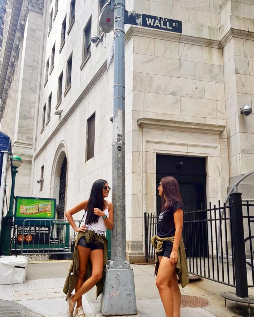 Röportajdan çıktık canım hiç öpmeyelim ahdhhdhdh. @sm4rtsolutions kızları ile canlı yayında güle oynaya “Influencer&hellip;