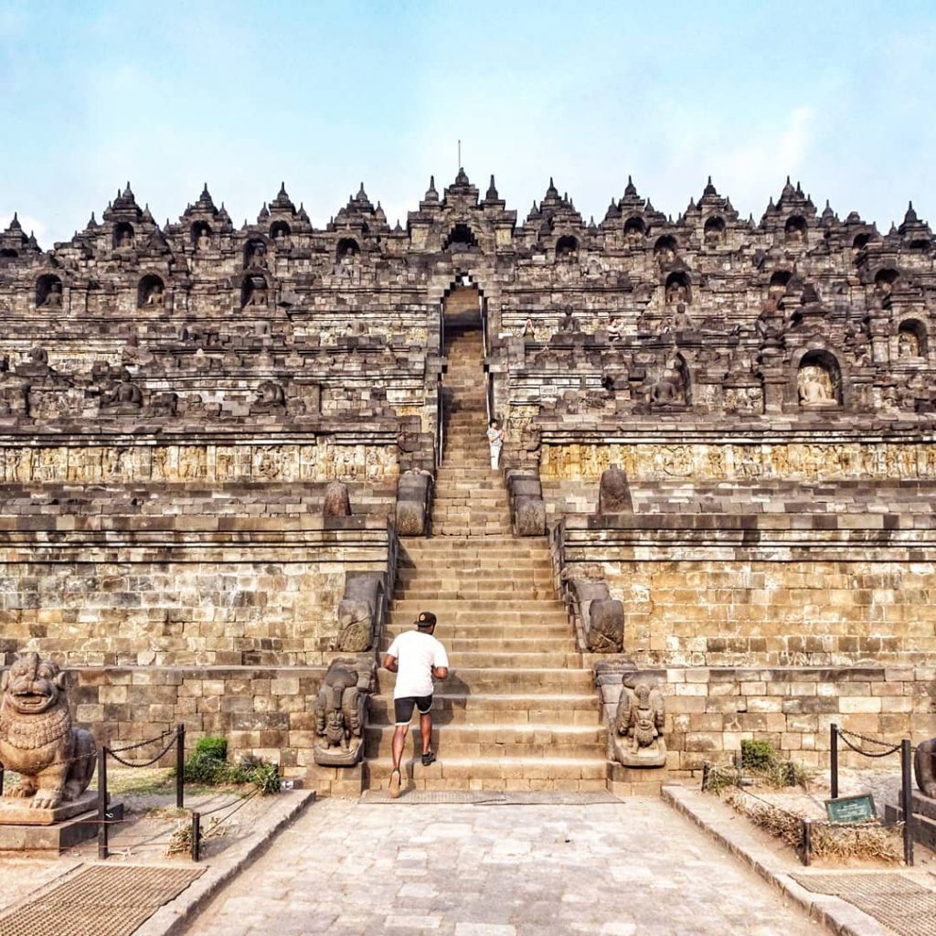 Indonesië???????? borobudur tempel . . . . #Indonesië #Indonesiëtravel #travelholic #travelindonesië #backpacking #backpackers #backpacker&hellip;