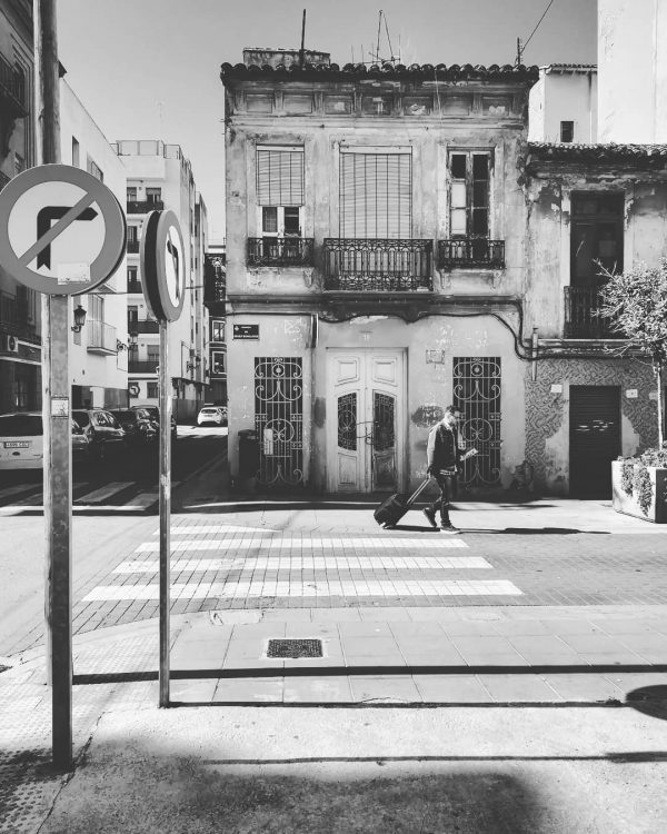 #Carrer de Josep Benlliure . Viajeros . #calles #españa #spain ...
