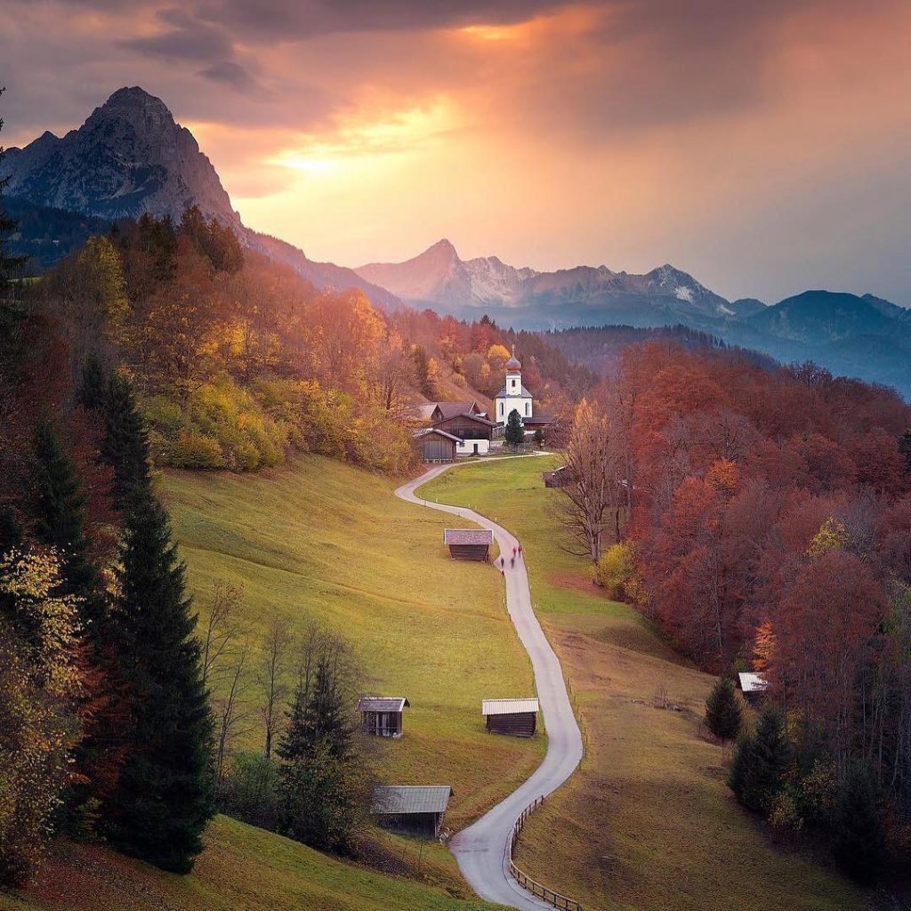 Munich – Germany ???????? #bavaria #munich #germany #euro_shot #vizefix #europestyle_ #travelgram #ilovetravelling #living_destinations #heatercentral&hellip;