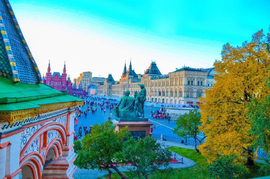 Vista a la Plaza Roja desde la Catedral de San Basilio. Moscú derrocha belleza