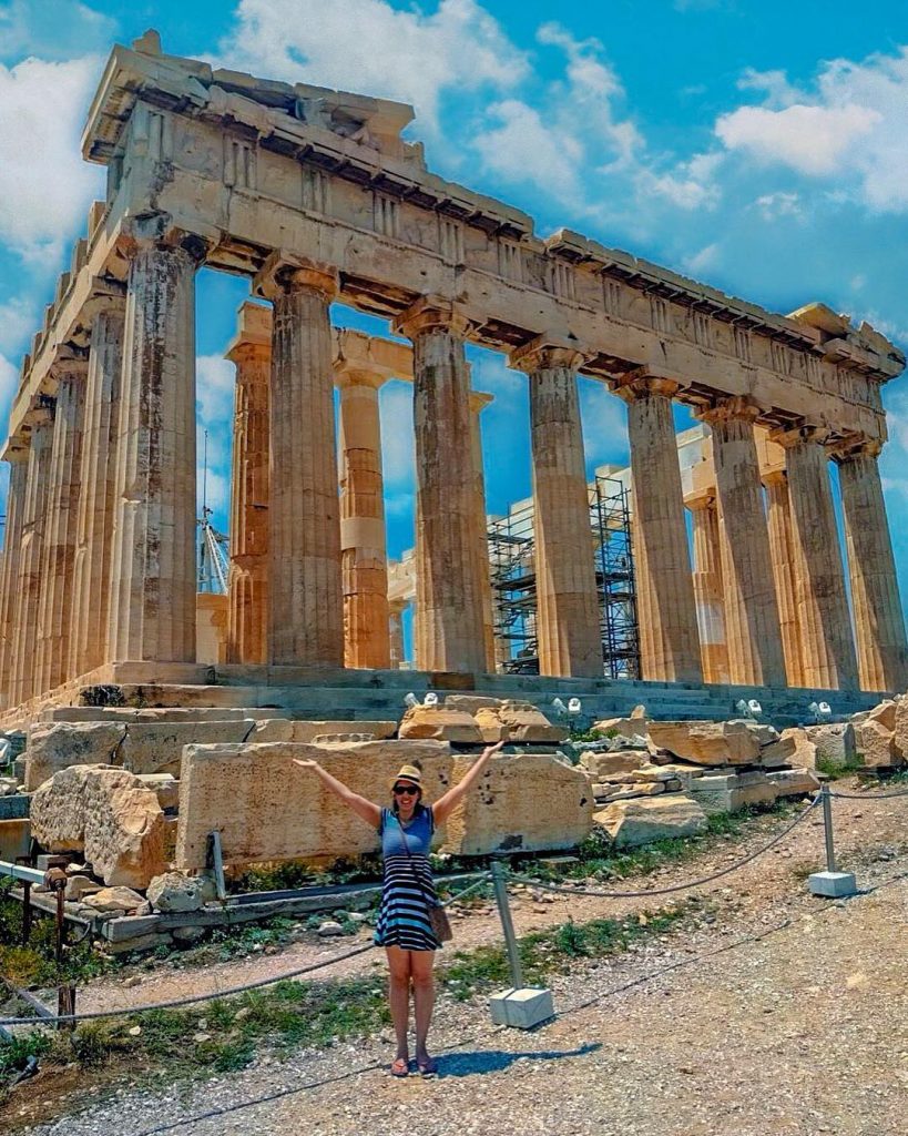 Live with no excuses and travel with no regrets. Life is short, seize every&hellip;