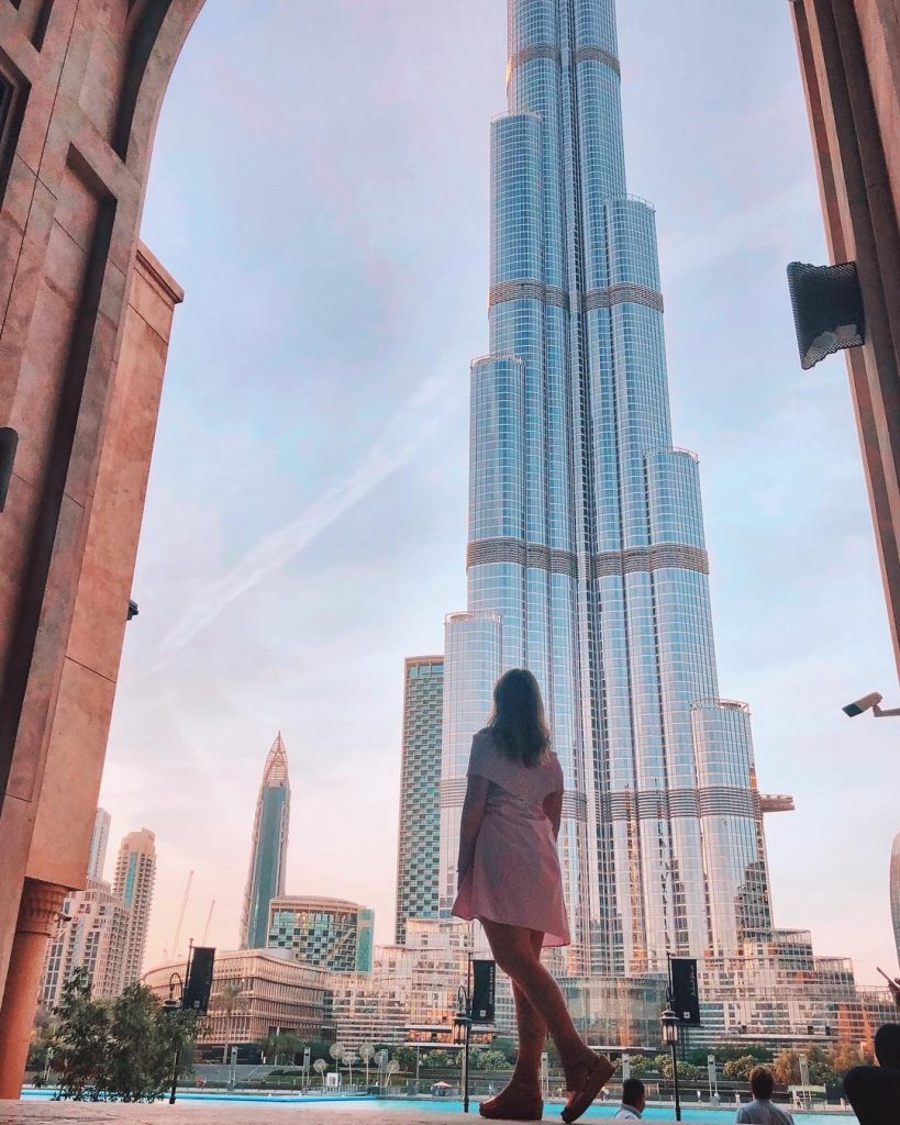 BURJ KHALIFA #foreveronvacation #burjkhalifa #unitedarabemirates #dubai #traveldubai #bnesimppl #iamtb #travel #passionpassport #dametraveler #damestravel #dametravel…