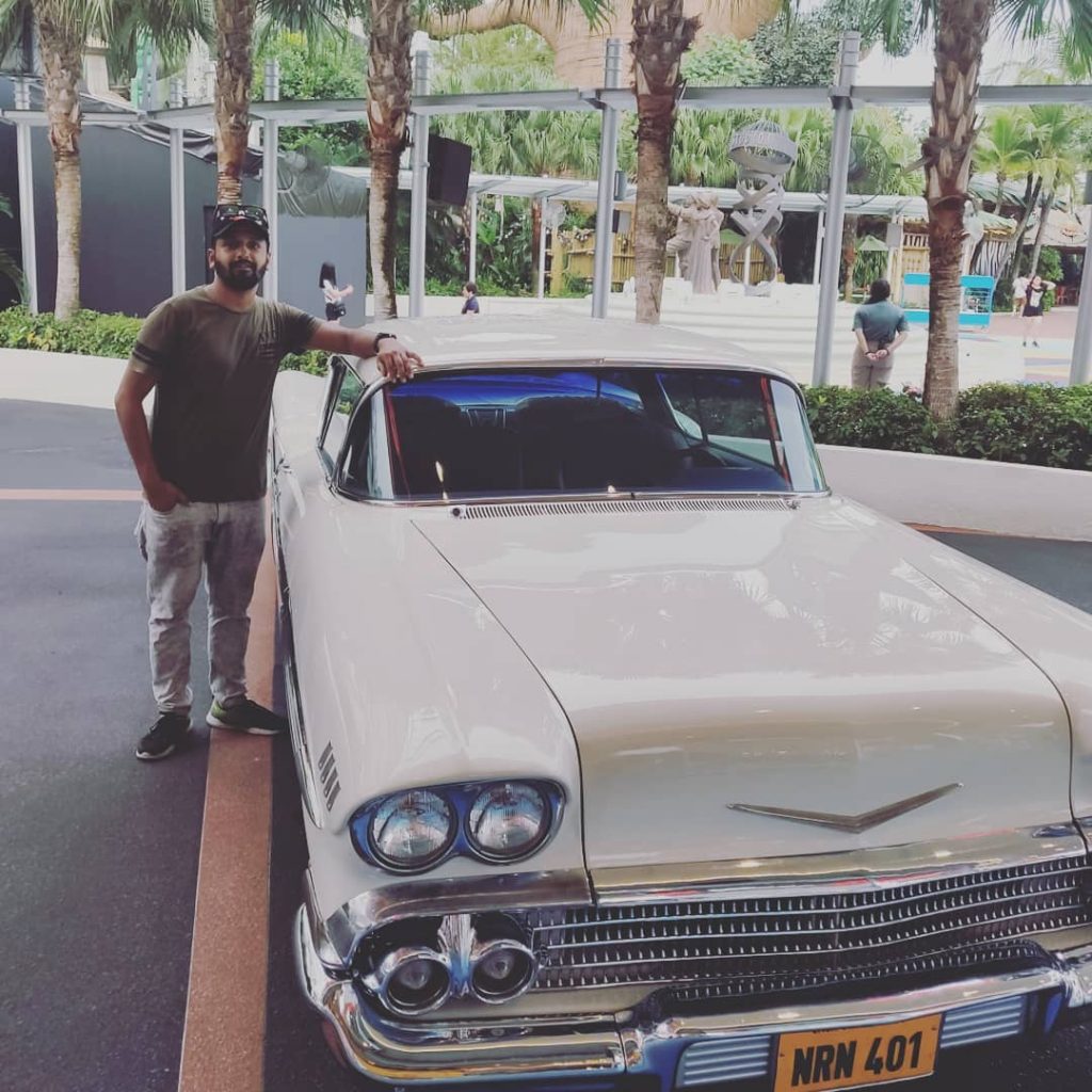 Vintage me ,vintage car #singaporecity #singaporetrip #singapore???????? #singaporediaries️ #singaporetraveldiaries #singapore_insta #travelingyogi #traveldiaries #traveler #travellife…