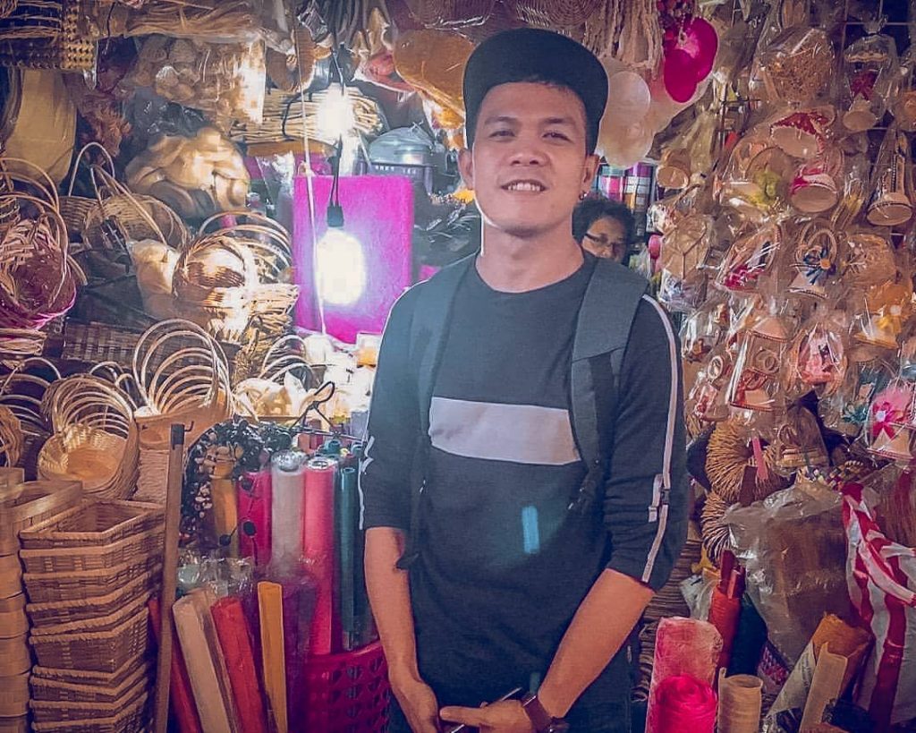 Appreciating indigenous craft. #ExploReytion #travelph #pinoytravel #travelworld #travelasia #travelphilippines #wowpinas #travelphotography #travelgram #travelphotos #bnesimppl&hellip;