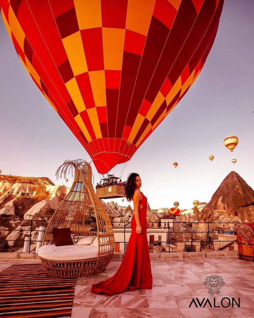 The city of hot air balloon’s Model @dina_kovic @avalon_dress . . . . .…
