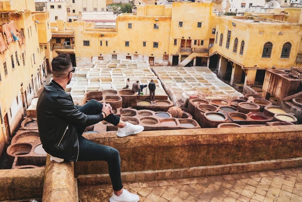 La tannerie Chouara Il existe plusieurs tanneries à Fes mais la plus imposante et…