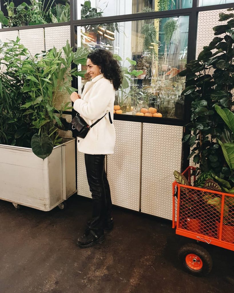 Là, je regardais @mf_twite . . . . #streetlife #girlaroundworld #paris #travelinladies #thegypsymovement #iamtb&hellip;