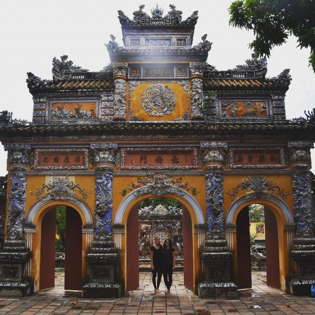Hue ~ #newpost #asia #vietnam #hue #imperialcity #zitadellevonhue #tombkhaidinh #rosiontour #reisenfuerweltentdecker #starttheadventure #backpackers #weltreise…