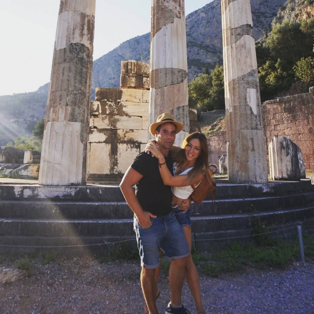 Mientras terminaba de leerle el sol empezaba a descender y empezamos a contemplar como&hellip;