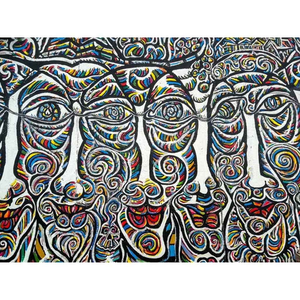 Street Art @ Eastside Gallery #berlin #berlinberlin #berlincity #berlingram @berlin #eastsidegallery #eastsidegalleryberlin #streetart #trippy&hellip;