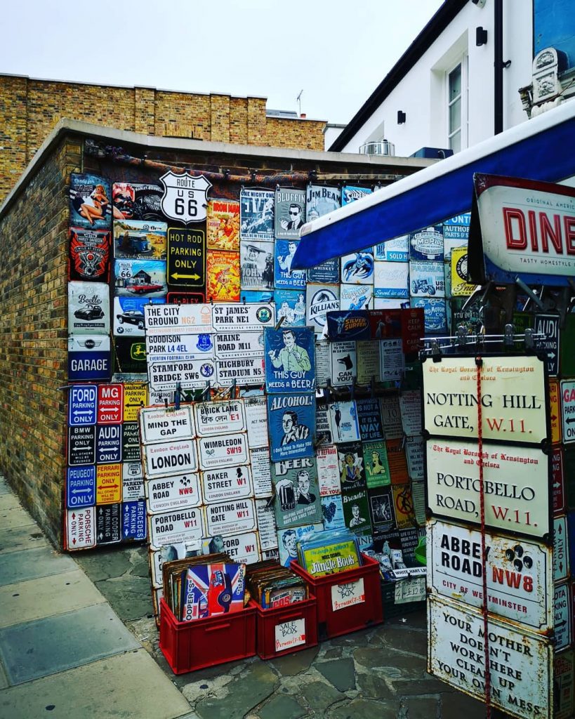 Love of signage . . . #travels #traveldiary #igtravels #journey #instatravel #instalike #signage #visualfinder&hellip;