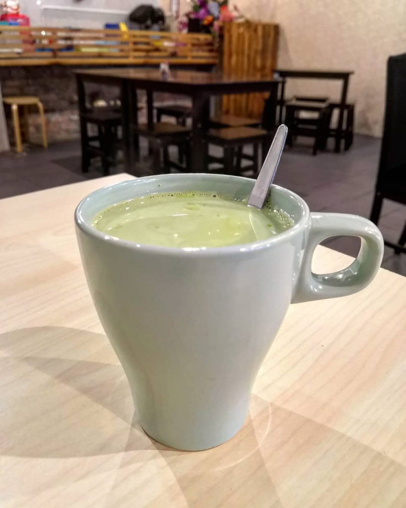 趁热喝，茶凉了就失去了那该有味道。 就像感情一样。。。 #ebonylifestyle