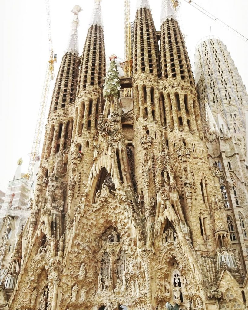 #sagradafamilia #sagrada #gaudi #barcelona #spaindiaries #barcelonadiaries #spain_vacations #spain_passion #spaintravel #spain #wanderlust #travelbug #traveldiaries #tripotocommunity&hellip;