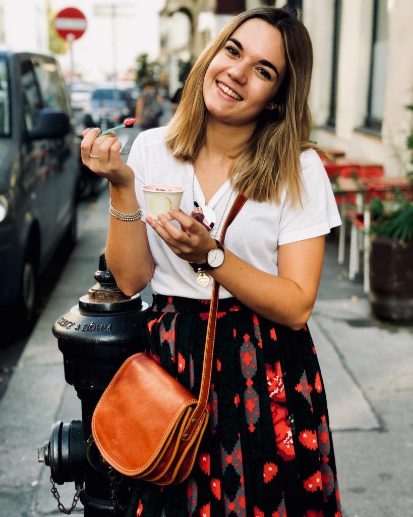 Perfect match between my ice cream and my new skirt from @burggasse24 . One…