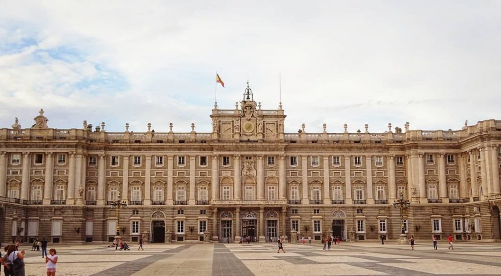 #royalpalacemadrid #madridpalace #royal #palace #madriddiaries #madrid #spaindiaries #spain #travelingram #wanderlust #solotraveler #traveldiaries #thecultpost #travelpad…