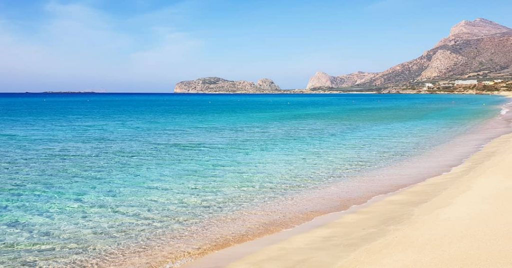i guess this how paradise must look #paradise #paradisebeach #shadesofblue #exotic #pinksand #travelholic #travelphotography&hellip;