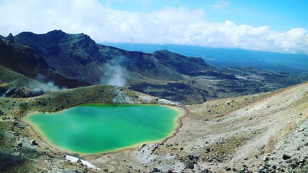 Another one EMERALD LAKES (Tongariro Alpine Crossing) ️ ️️ #tongarirocrossing #thehappynow #getoutside #globetrotter #exploremore…