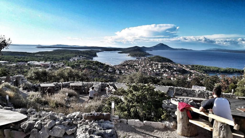 Theme viewpoint Providenca combines the 300 m long educational trail Apsyrtides and a viewpoint…