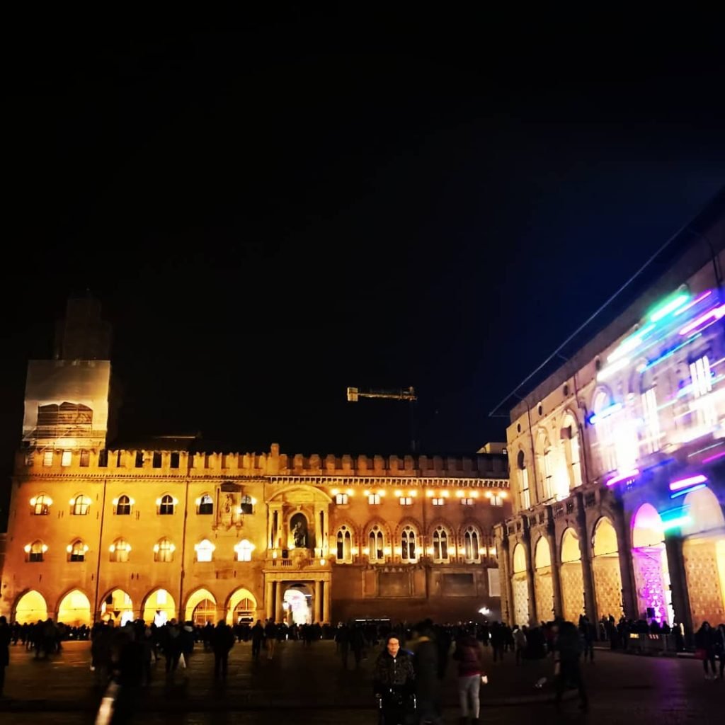 #bologna #bologna_city #bolognainside #succedesoloabologna #bolognawelcome #welcometobologna #volgobologna #bellabologna #igersbologna #igers_bologna #ig_bologna #vivibologna #lamiabologna #mybologna…