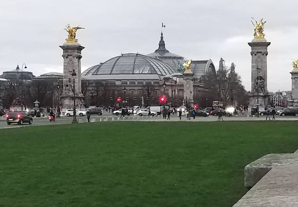 Grand palais Paris . #picture #pictureoftheday #paris #travelphotography #discoverparis #samsunga9 #nikon #travelling #bnesimppl