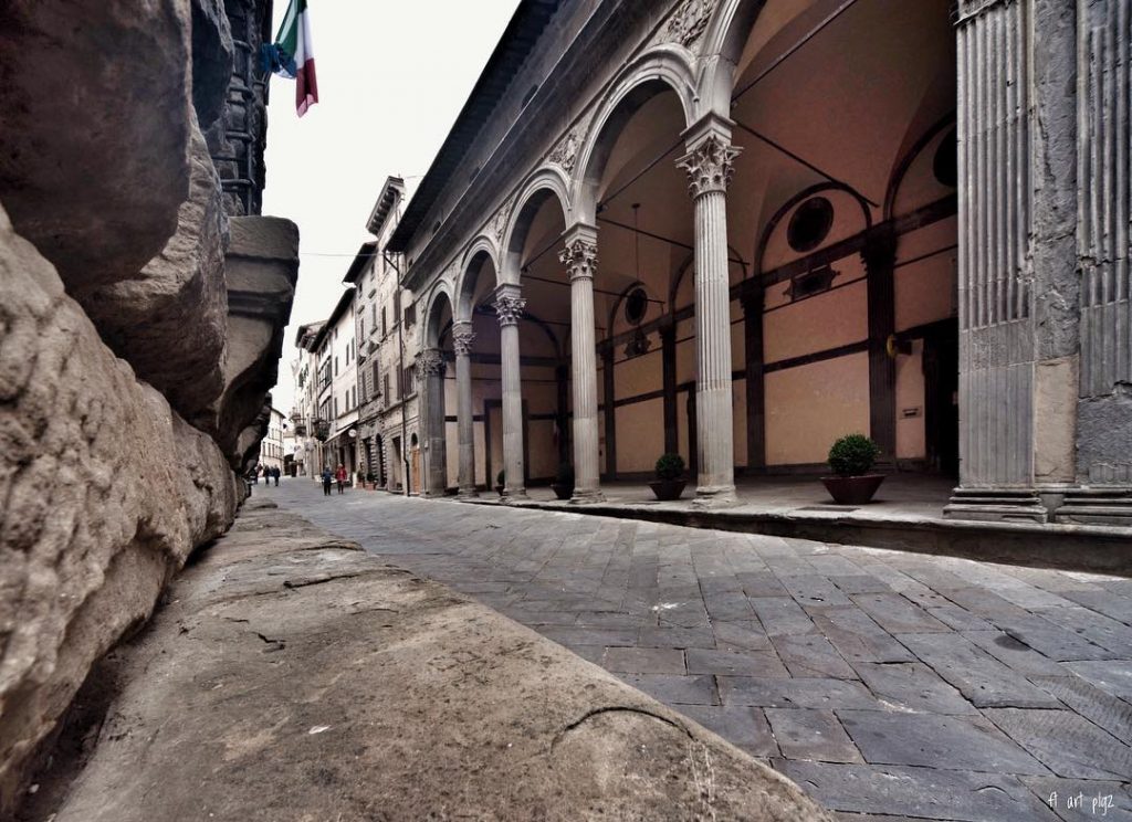 #fotoartistiche #bnesimppl #fotartplgz #pierluigizag #montesansavino Edited with: @carbonblackandwhite _ #architecture #building #architexture #city #buildings&hellip;