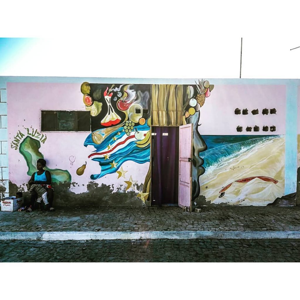 Es ist einfach alles bunter hier #caboverde #sal #streetart #grafitti #streetlife #workofart #kunstwerk #wanderlust…