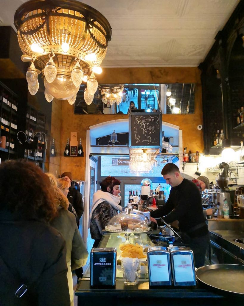 E per finire una buona cioccolata in tazza! #bologna #bologna_city #bolognainside #succedesoloabologna #bolognawelcome #welcometobologna&hellip;