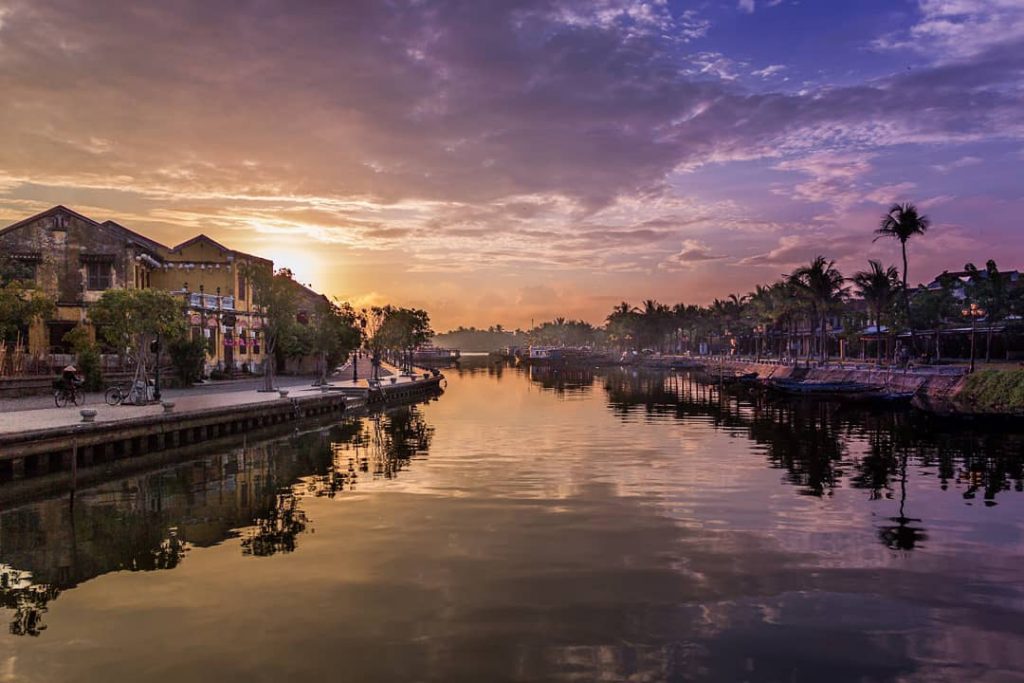 I always appreciate a good sunrise. . . . . #hoian #vietnam #vietnamtravel #landscapephotography&hellip;