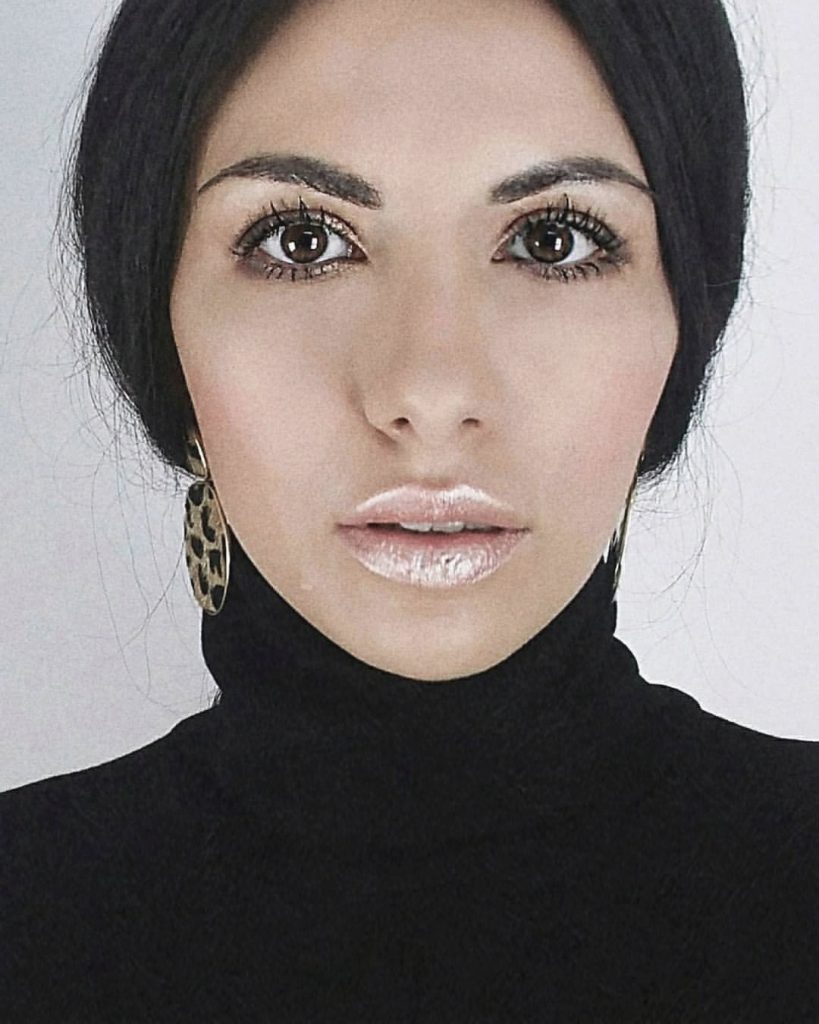 Обожаю минимализм во всем… Не скажу, что я очень консервативна, но всегда выберу более&hellip;