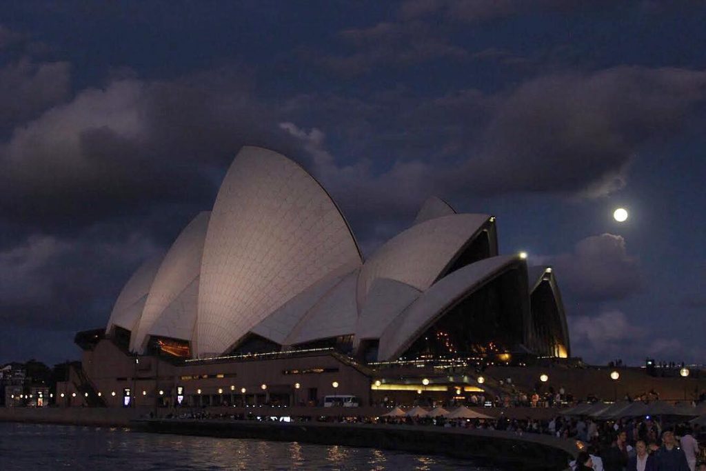 Full moon in all its Love this city to the moon and back #fullmoon&hellip;