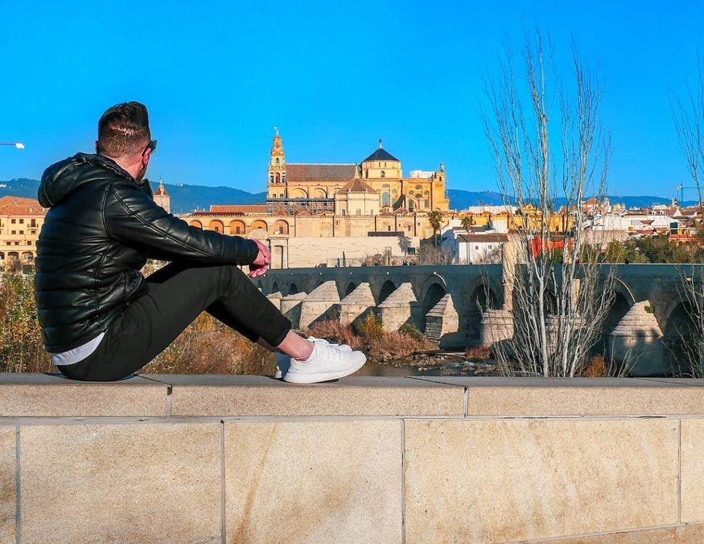 Le Pont Romain de Cordoue, situé juste en face de la Mosquée Cathédrale, et&hellip;
