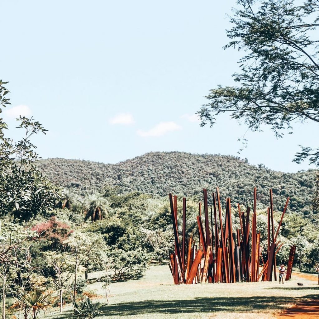 ???????? #inhotim : acervo ao ar livre de arte contemporânea (maior da América Latina!).…