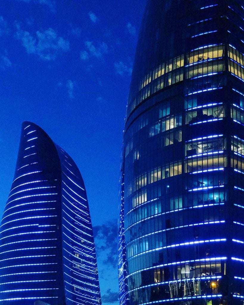 Flame Towers #sunset #sun #sunset_pics #sunsetlover #azerbaijan #azerbaijani #azerbaijani_gallery #rizwan #travel #travelblogger #travelphotography #travelgram…