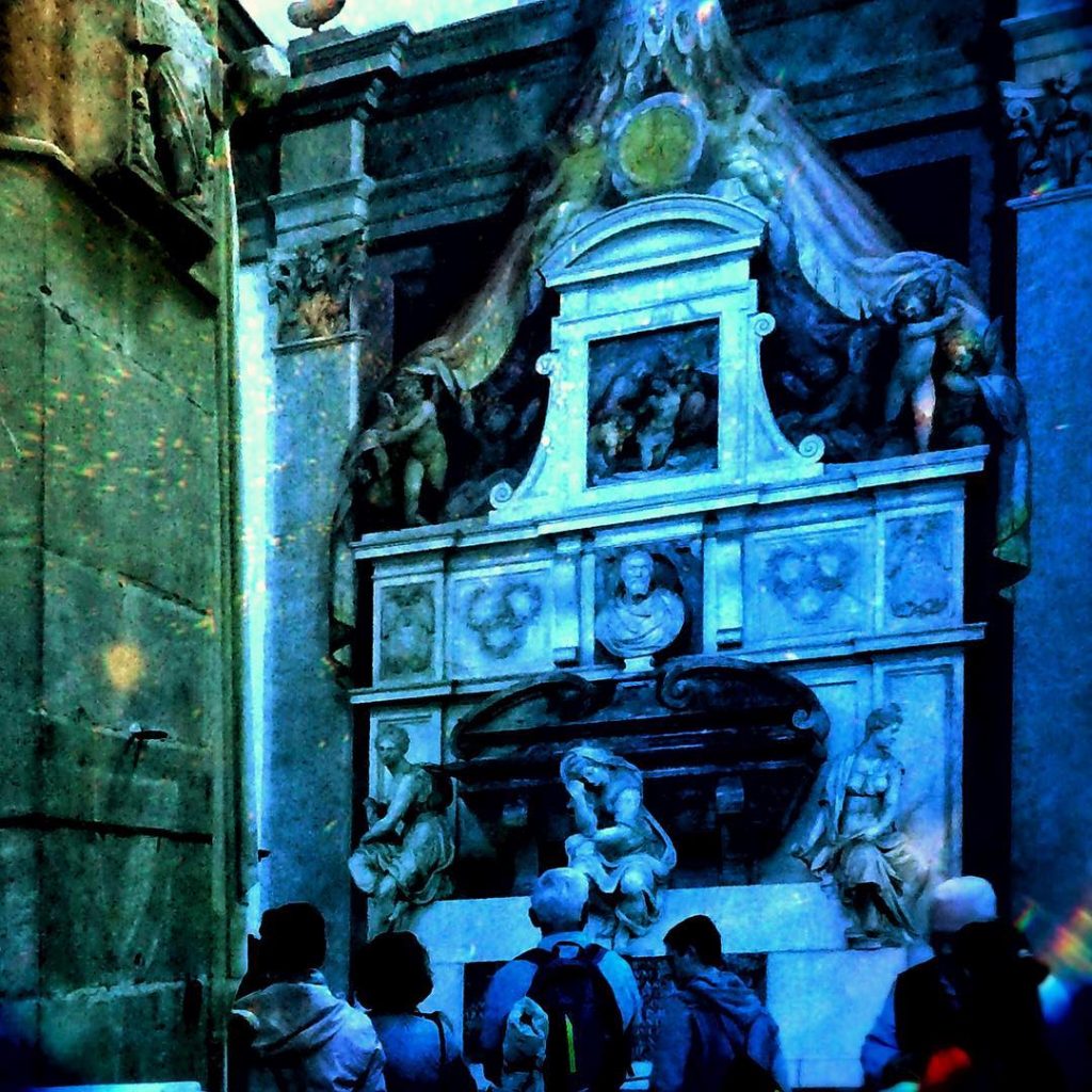 #fotoartistiche #bnesimppl #fotartplgz #pierluigizag Edited with: @carbonblackandwhite _ #urban #urbanart #urbanoutfitters #urbandecay #urbangangfamily #urbanexploration&hellip;