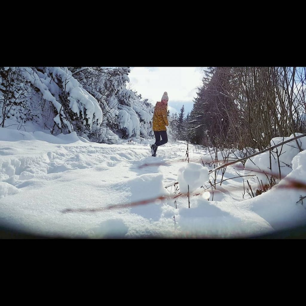 Sunny snowy days like . . #ftwwne #folksouls #the_folknature #beyondthelands_ #mountainstories #earthoutdoors #likeamountaingirl #mountaingirls&hellip;