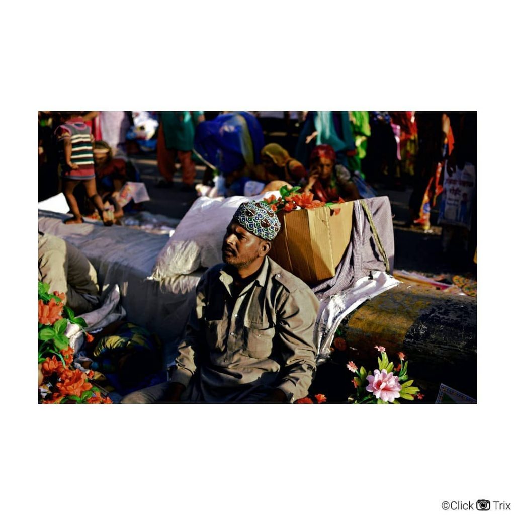 Busy markets are the best place for shooting. . . #photooftheday #photographers_of_india #photo #primelens&hellip;