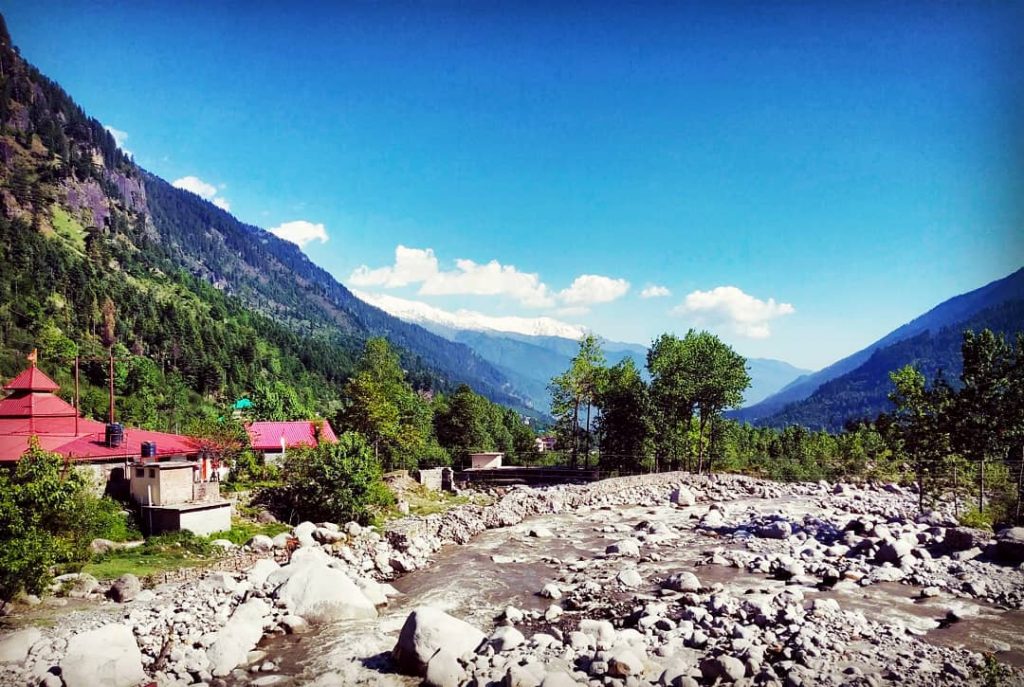 Because when you stop and look around life is pretty amazing. ️ #himalayas #himachalpradesh&hellip;